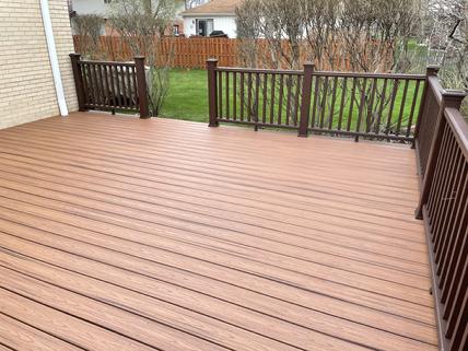 Trex decking & railing in Darien IL. 2022 It Looks great A-Affordable Decks Lombard IL