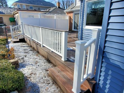 Villa Park IL Trex deck with vinyl privacy screen 2021 A-Affordable Decks